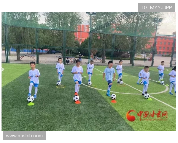 米娜瓦尔寄语喀什杯青少年足球赛:以绿茵为桥,共筑团结梦想 米娜瓦尔寄语喀什杯青少年足球赛:以绿茵为桥,共筑团结梦想